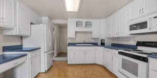 4 Bedroom Remodeled with 2 Stall Detached Garage 4 Bedroom Remodeled with 2 Stall Detached Garage Gallery 4