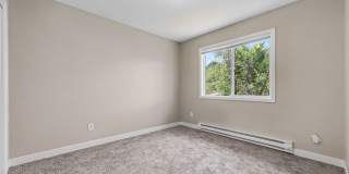 FOR RENT! Beautifully Remodeled 2 Bed/1 Bath Unit – Don’t Miss Out! Gallery 13