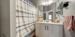 42461 ROCKROSE Square Gallery 26