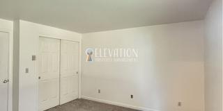3BR single-level rancher in SE Bend with large fully-fenced backyard Gallery 21