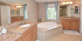 Beautiful Luxury TH with Deck & Patio! Gallery 15