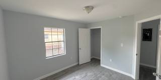 Spacious 2BR/1BA Unit Available ! Gallery 5