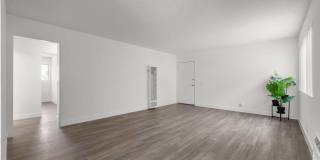 Sunset Square Gallery 28