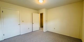 2 Bedroom, 1.5 Bath Townhouse Gallery 17