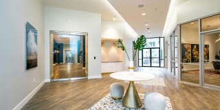 Met on 7th Gallery 17