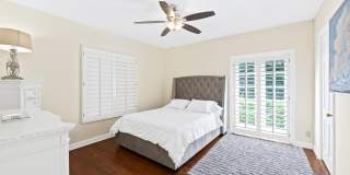 2400 Delmar Place Gallery 25