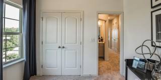 4bd 3.5b Almost New Townhome Gallery 15