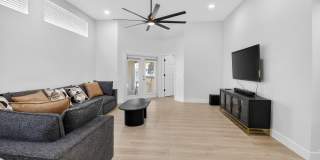 1095 Anchor Point Gallery 14