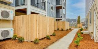 Queen Court Apartments Gallery 45