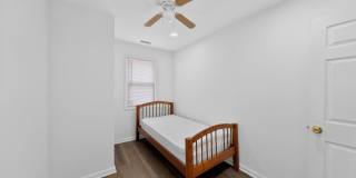 Charming 3BR Duplex in Lake Station Gallery 13