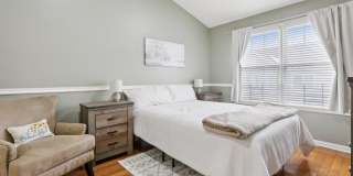 273 ROSLYN CT Gallery 35