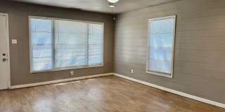 Adorable 3/2 with 2 Living Areas Close to Tech and Medical District! Gallery 6