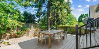 Spacious Ravenna Craftsman! Gallery 17