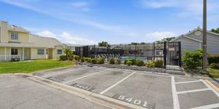 Quaint 2BR/2BA Citrus Park End Unit Condo in Hampton Park Gallery 5