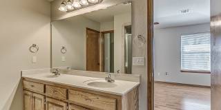 4 Bed | 2 Bath + Edmond Schools + North Hampton Addition Gallery 32