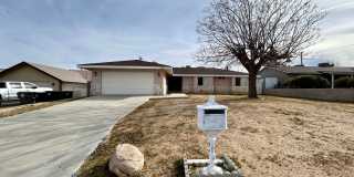 AVAILABLE NOW!! 3 Bedroom 2 Bathroom Home in Yucca Valley!! MOVE IN SPECIAL HALF OFF ONE MONTH'S RENT! Gallery 1