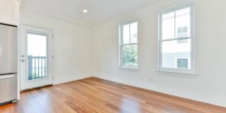 44 West Eagle Gallery 4