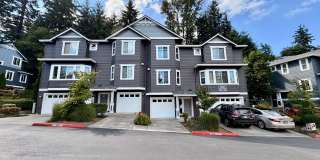 Spacious 2 Bed 2.5 Bath Lakemont Townhome with Greenbelt Views. Gallery 1
