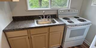 Charming 2-Bedroom Home in Lookout Valley – Pets Welcome! Gallery 6