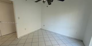 7832 Collins Ave Gallery 27