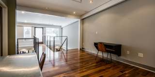 1728 Chestnut St Gallery 13