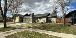 Bright  Spacious 3BR/2BA Home in SE Bend – Prime Location! Gallery 1