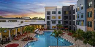 55+ Active Adult Apartment Homes - The Pointe at Lakewood Ranch Gallery 7