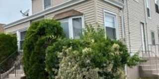 370 Main St Gallery 1