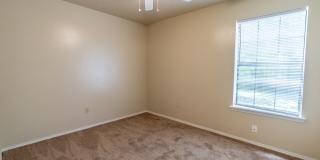 Refreshed 3 BR/2 BA home near I-49/UofA! Large fenced yard! Gallery 11