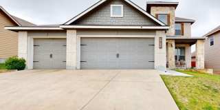 4 bedroom 1/2 bath in Yowell Ranch Gallery 1