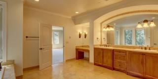 Stunning Mediterranean Oasis Minutes from Downtown Bellevue w/Lake Views! Gallery 20