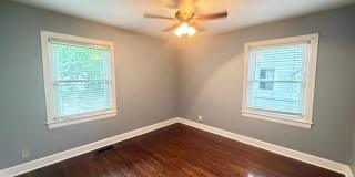 3 Bedroom Home With A  Basement And Large Back Yard Gallery 6