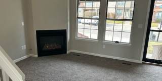 Like New Townhome in Great Aurora Community Gallery 4