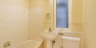 3600 CONNECTICUT Avenue NW Gallery 22
