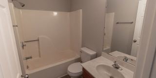 3 bedroom duplex in Southern Columbia. Gallery 31
