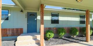 811 West Oak Street Gallery 1