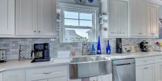 Stunning Bay Front Home Gallery 14