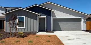**Beautiful 4-Bedroom, 3-Bathroom Home for Rent** Gallery 1