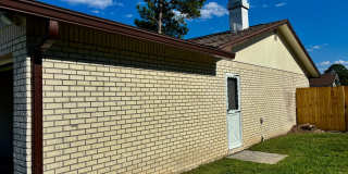 Desirable Grove Park Home 3/2 for Under $2,000!! Gallery 4