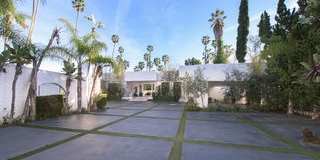 900 North Hillcrest Road Gallery 5