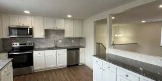 Renovated 5 Bedroom Home-Rare Find Gallery 4