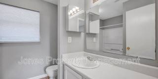 303 I Country Club Drive NE Gallery 9