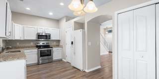 TAMPA TOWNHOME IN GATED COMMUNITY! Gallery 5