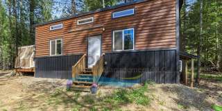 1 Bedroom 1 Bath Cottage Style Studio Home with Off Street Parking Available in Sagle, Idaho! Gallery 1