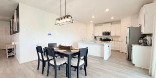 Spacious 4BR Home with Office, Loft & Lake Views Gallery 11
