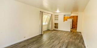 Charming Multi-Unit Living in Prime Northeast Salem Location Charming Multi-Unit Living in Prime Northeast Salem Location Gallery 3