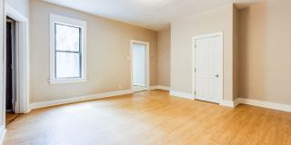 Available August - 3 Bedroom Home in South Side Slopes! Gallery 1