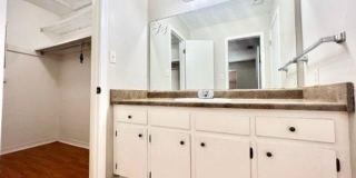 512 Lake Forest Boulevard Gallery 11