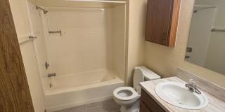 1 Bedroom 1 Bathroom at Hollywood Park Apartments Gallery 45