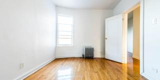 8200-04 S Ingleside Ave Gallery 5